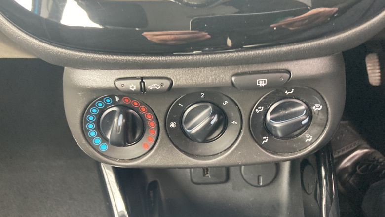 Vauxhall Corsa 1.4 SE Nav 5dr Auto Petrol Hatchback